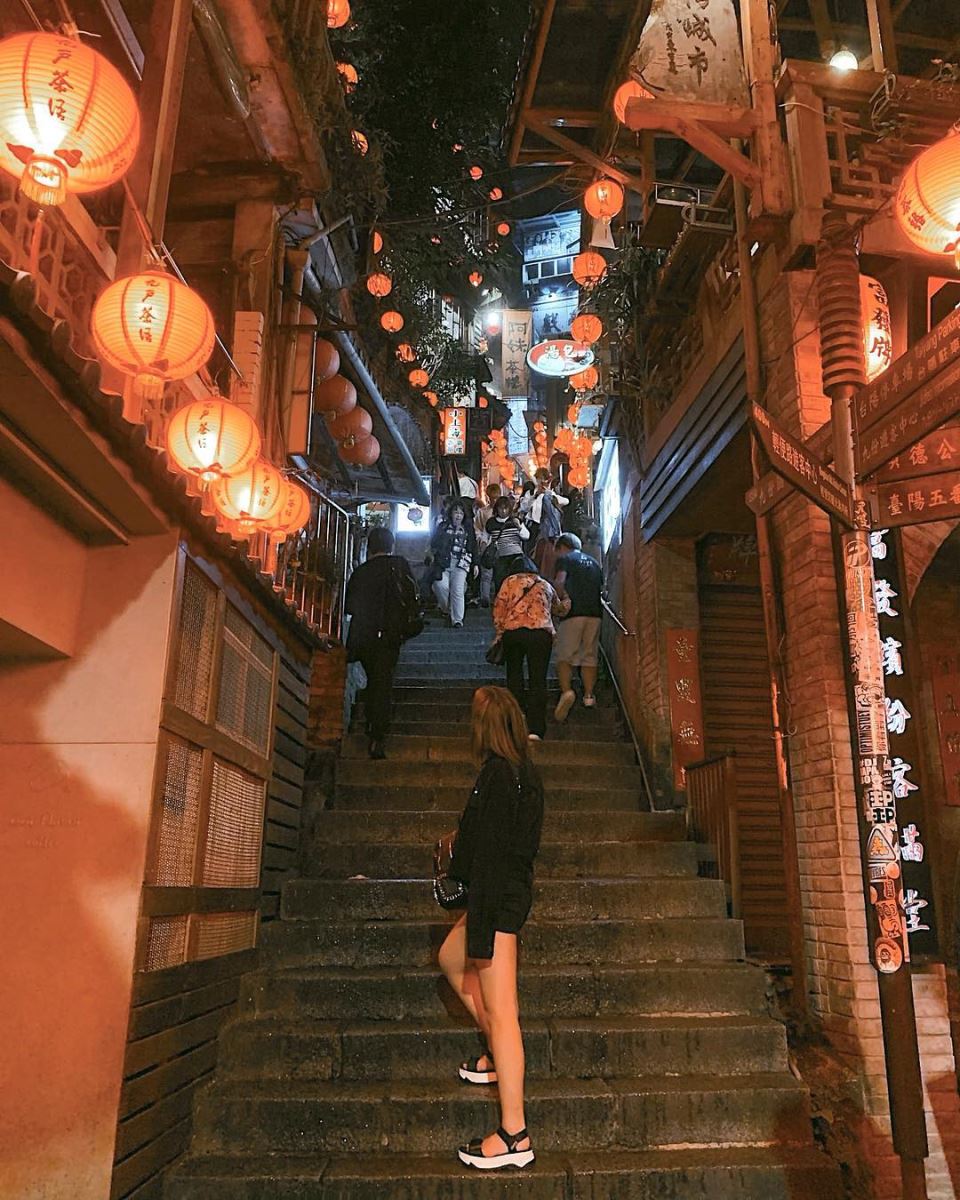 Con đường chính ở Cửu Phần