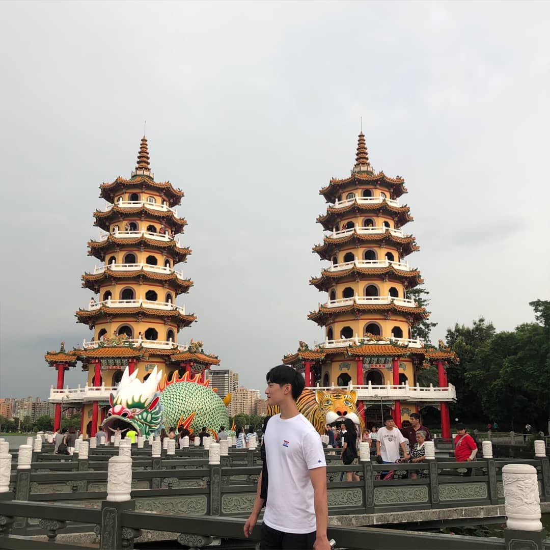 tháp long hổ