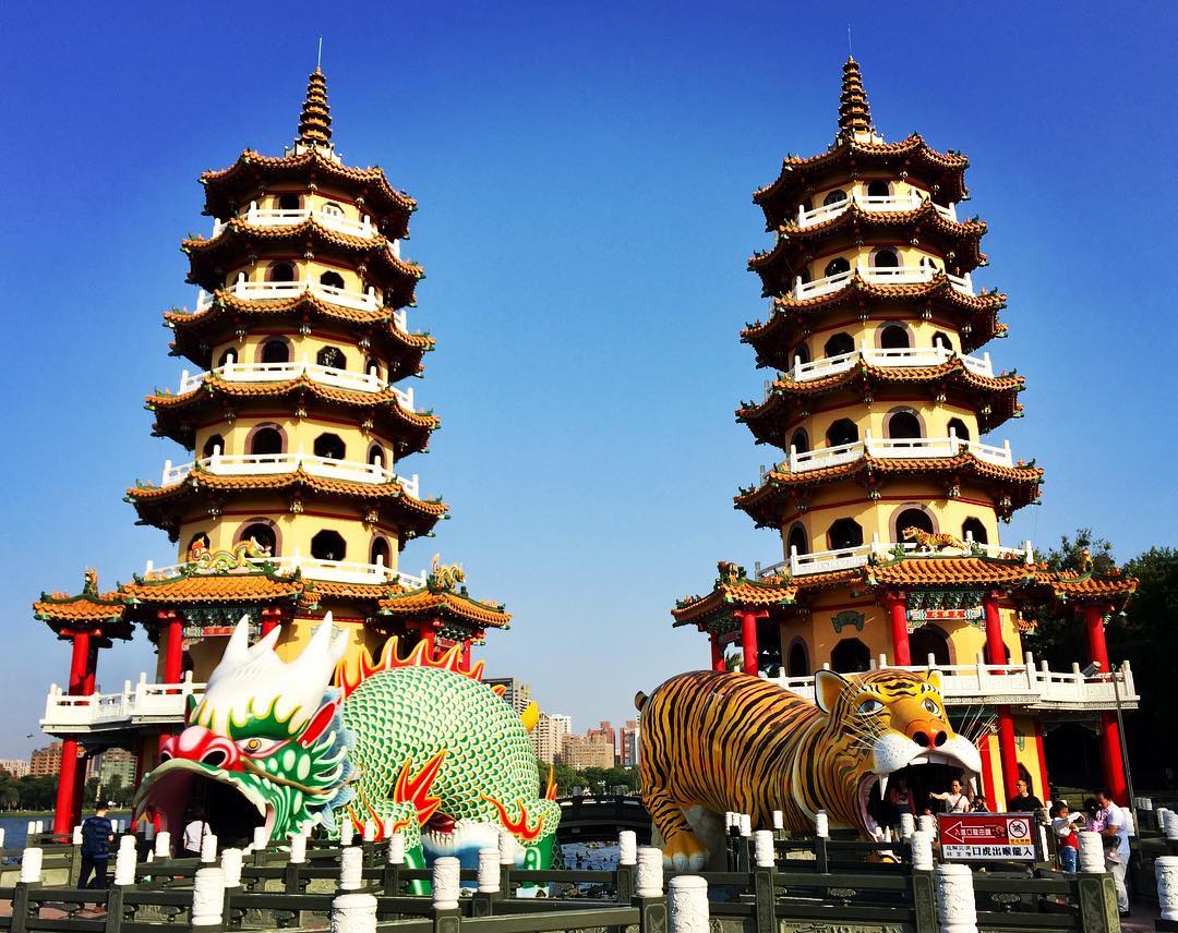 tháp long hổ