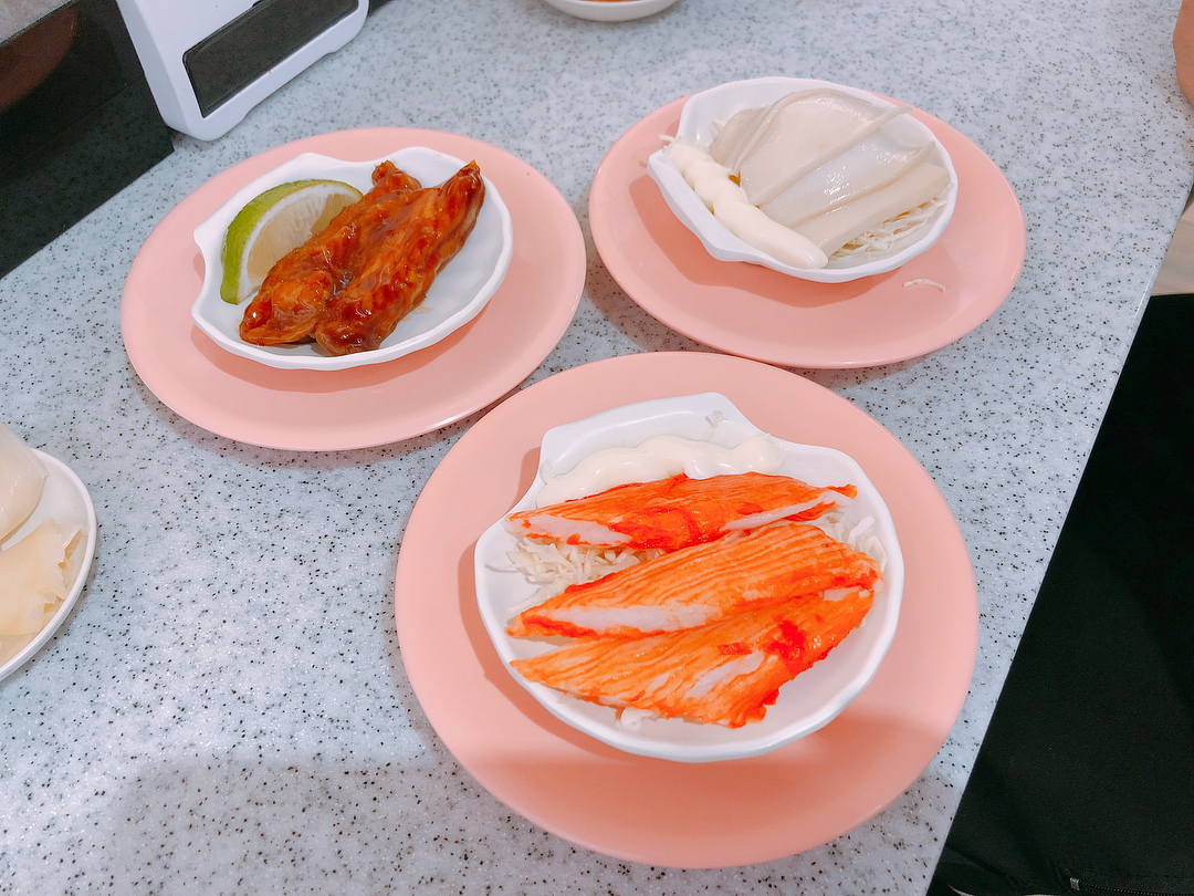 Shushi thanh cua và Sasimi cá hồi