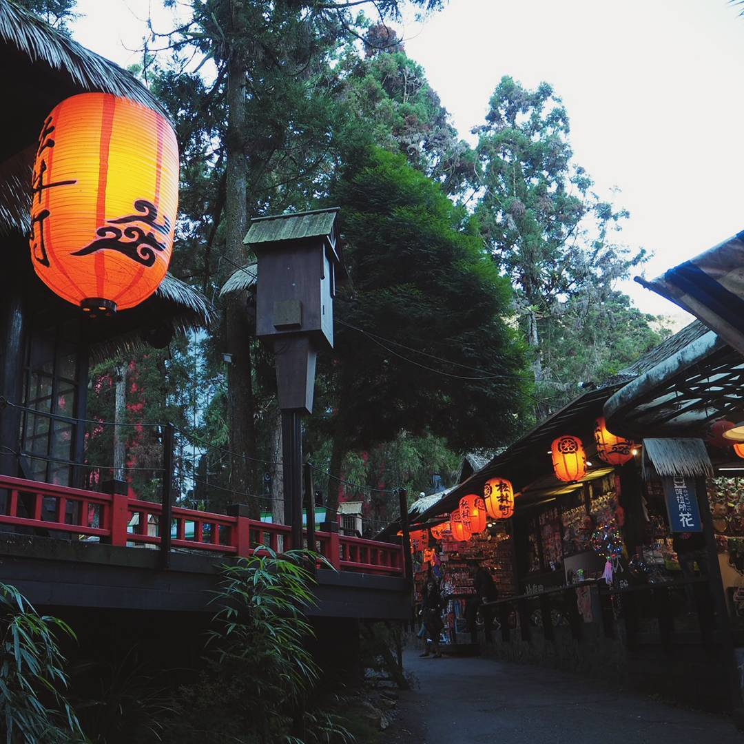 làng yêu quái