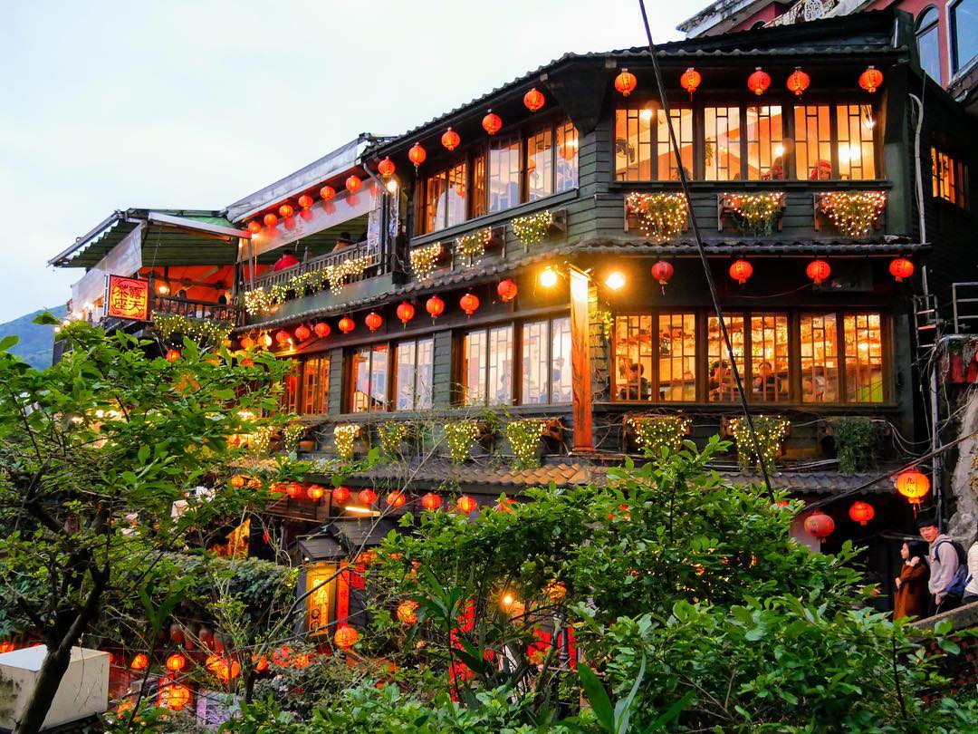 Khu phố cổ đèn lồng