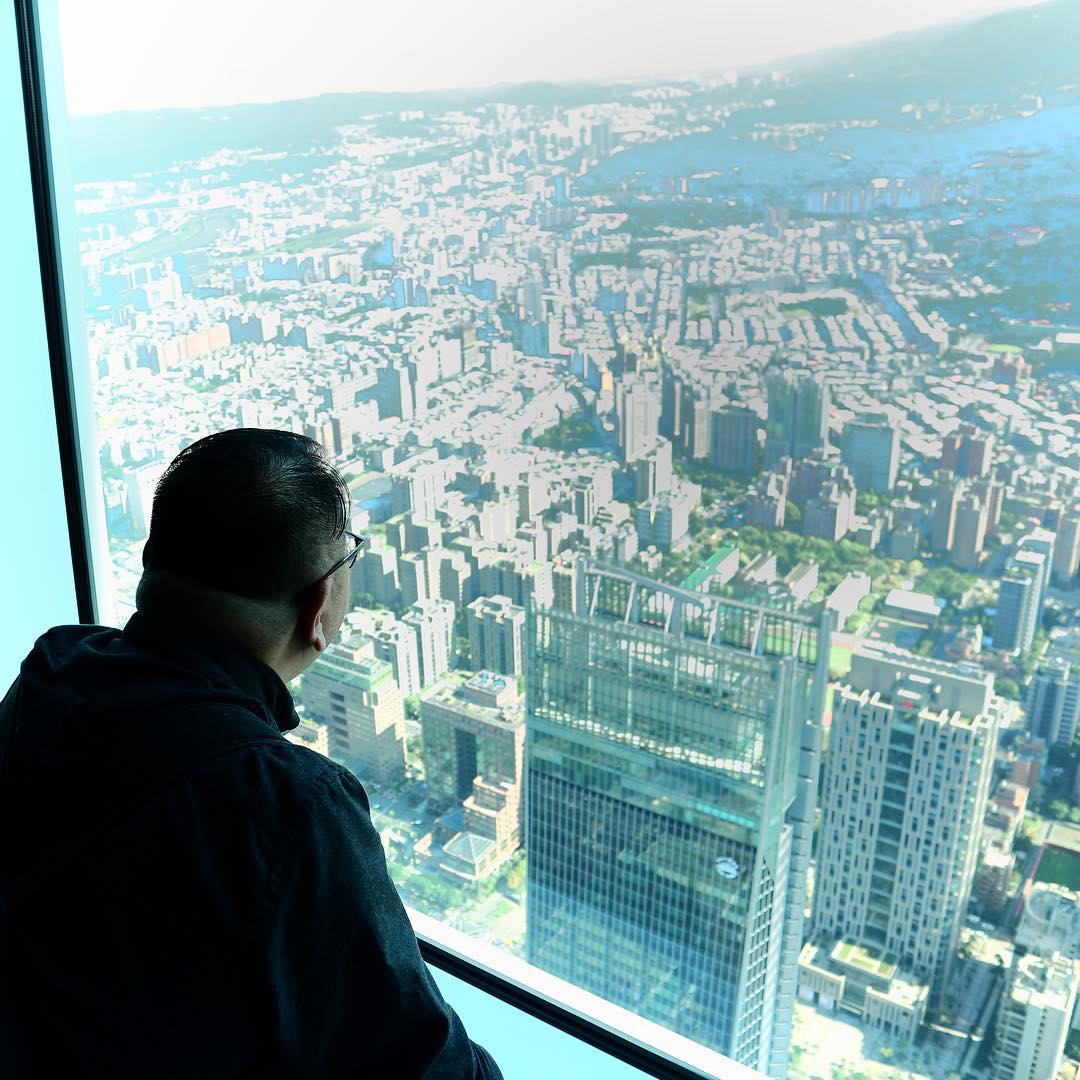 Ngắm toàn cảnh thành phố từ tháp Taipei